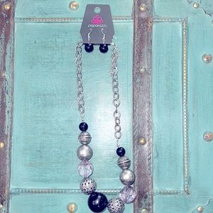 Paparazzi necklace and earring set.